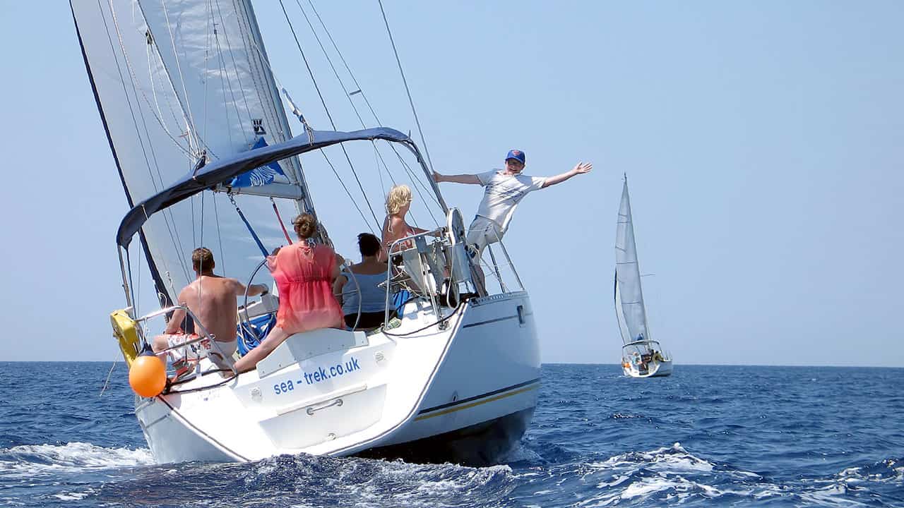 Flotilla Sailing Tips : Using the Furling Genoa Sail