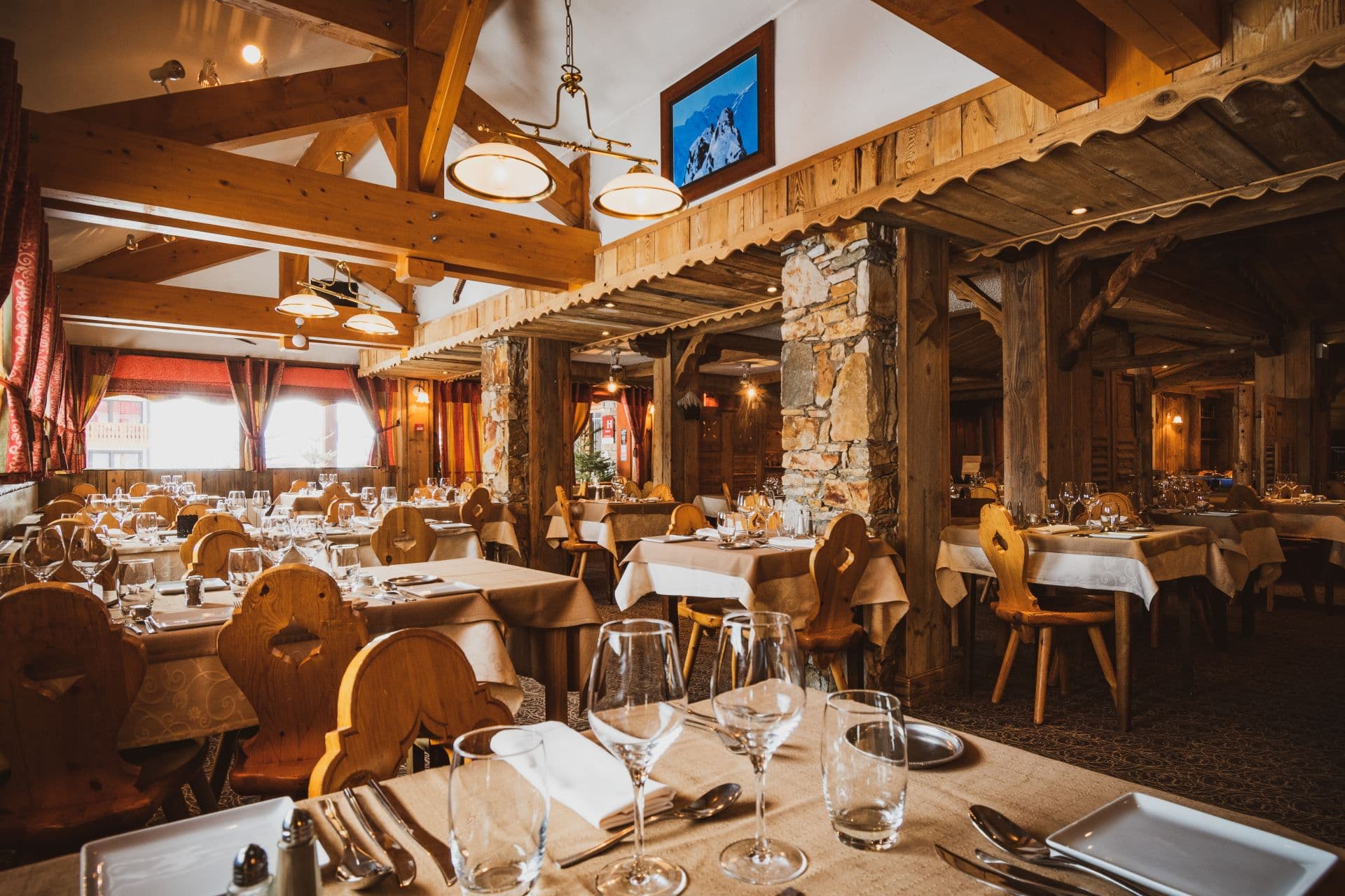 Dining room at Hotel Le Sherpa, Val Thorens